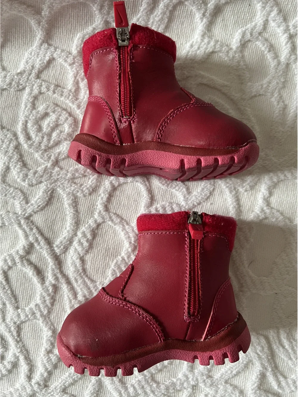Vintage Y2K Nike Yucan Pink Insulated Winter Sneaker Boots